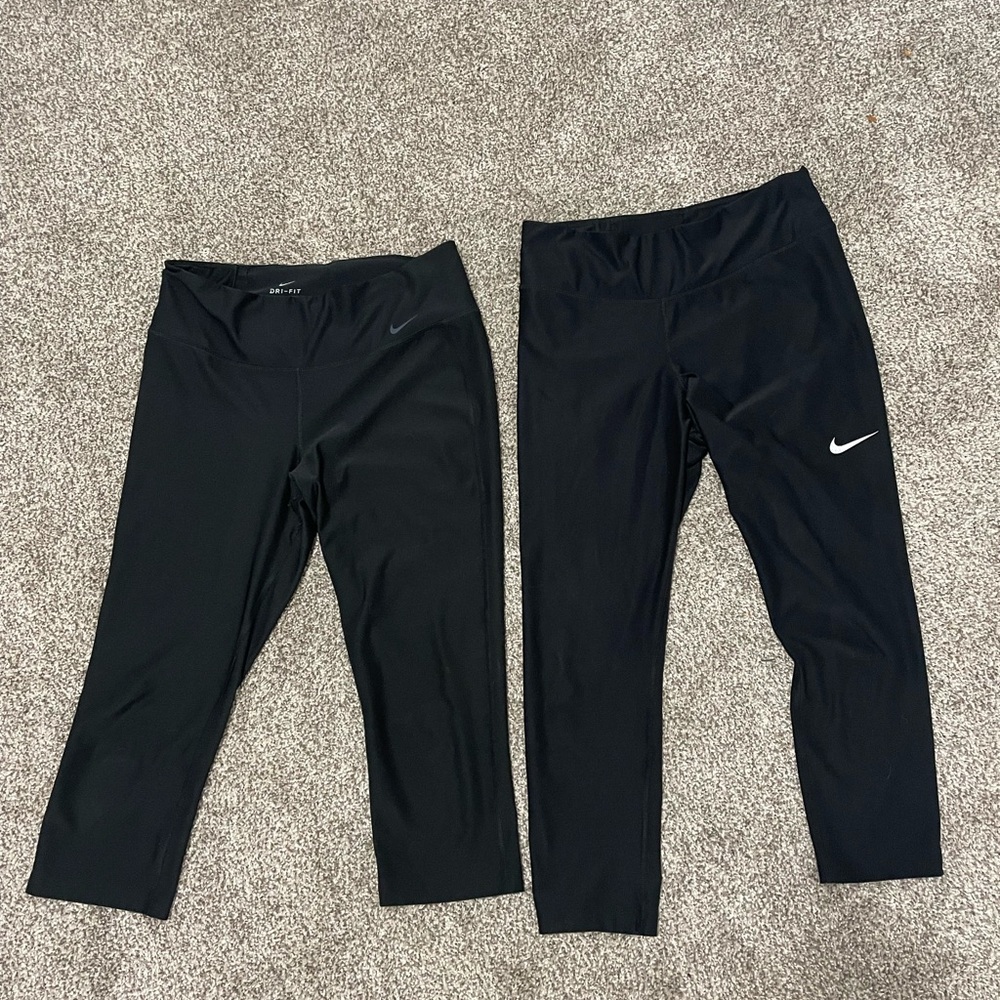 Nike Black Cropped Performance Leggings